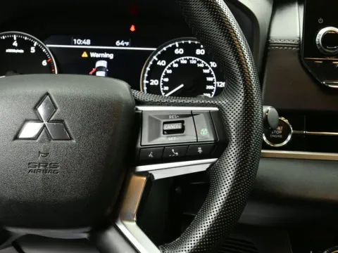 More photos of 2023 Mitsubishi Outlander SE at Dorsett Hyundai, IN