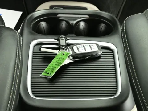 More photos of 2023 Chrysler Pacifica Touring L at Dorsett Hyundai, IN