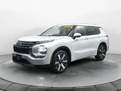 White 2025 Mitsubishi Outlander SEL for sale in Terre Haute, IN