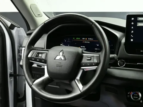 More photos of 2025 Mitsubishi Outlander SEL at Dorsett Hyundai, IN