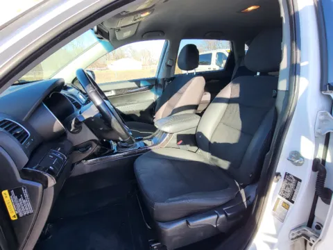 More photos of 2015 Kia Sorento LX at Dorsett Hyundai, IN