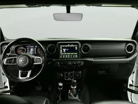 Photos of 2022 Jeep Gladiator Overland for sale in Terre Haute, IN at Dorsett Hyundai