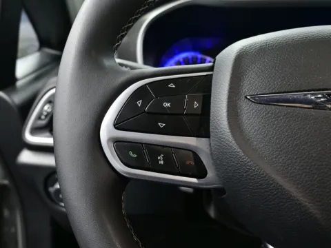 More photos of 2025 Chrysler Pacifica Select at Dorsett Hyundai, IN