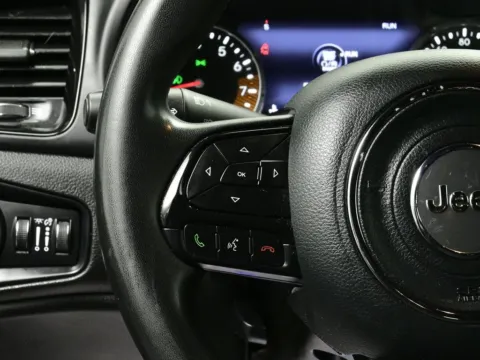 More photos of 2022 Jeep Renegade Altitude at Dorsett Hyundai, IN