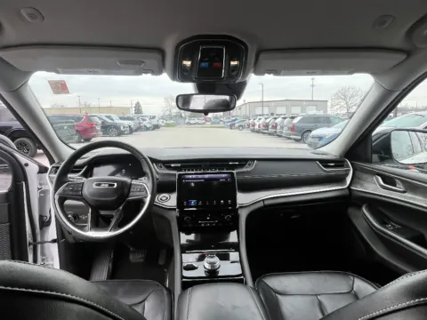 More photos of 2023 Jeep Grand Cherokee Limited at Dorsett Hyundai, IN