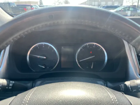 More photos of 2017 Toyota Highlander SE at Dorsett Hyundai, IN