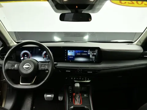 Photos of 2025 Nissan Kicks SR for sale in Terre Haute, IN at Dorsett Hyundai