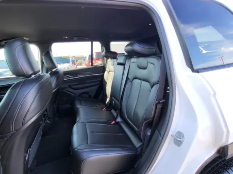 More photos of 2025 Jeep Grand Cherokee Limited at Dorsett Hyundai, IN