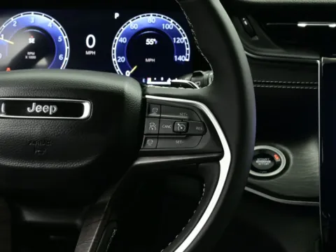 More photos of 2025 Jeep Grand Cherokee Limited at Dorsett Hyundai, IN