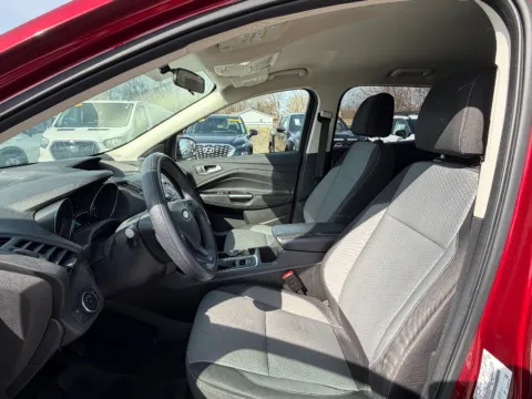 Photos of 2017 Ford Escape SE for sale in Terre Haute, IN at Dorsett Hyundai