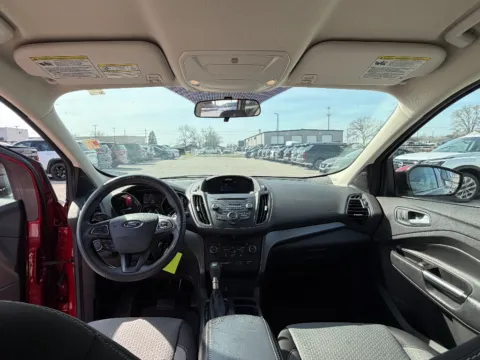 More photos of 2017 Ford Escape SE at Dorsett Hyundai, IN