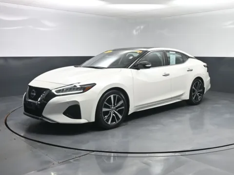White 2023 Nissan Maxima SL for sale in Terre Haute, IN