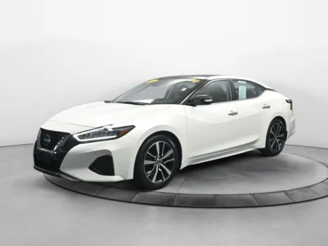 White 2023 Nissan Maxima SL for sale in Terre Haute, IN