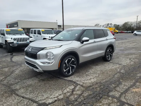 Silver 2024 Mitsubishi Outlander SE for sale in Terre Haute, IN