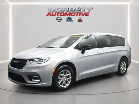 Silver 2026 Chrysler Pacifica Select for sale in Terre Haute, IN