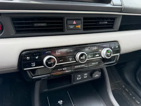 More photos of 2023 Honda Pilot Elite at Dorsett Hyundai, IN