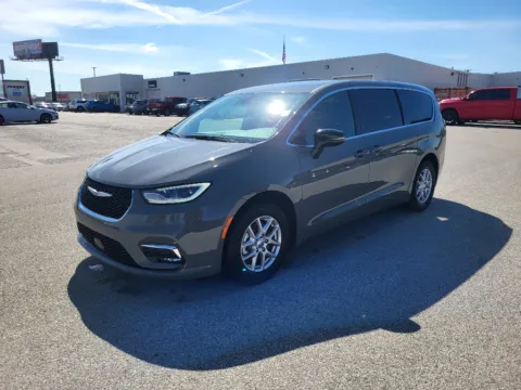 Gray 2025 Chrysler Pacifica Select for sale in Terre Haute, IN
