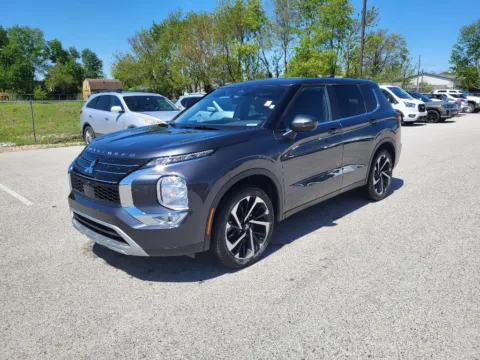 Gray 2024 Mitsubishi Outlander SE for sale in Terre Haute, IN