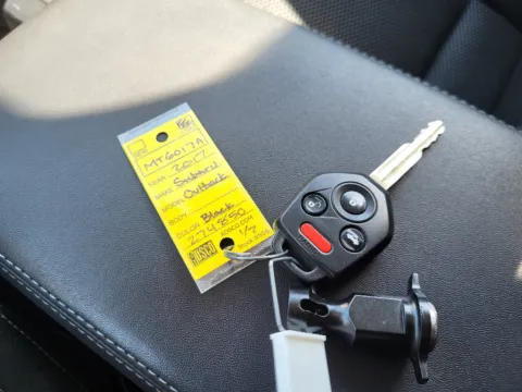 More photos of 2017 Subaru Outback Premium at Dorsett Hyundai, IN