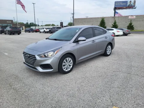 Gray 2022 Hyundai Accent SE for sale in Terre Haute, IN