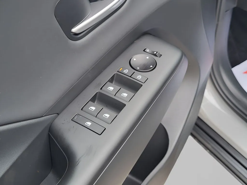 2026 Hyundai Kona SEL Premium - Photo 14