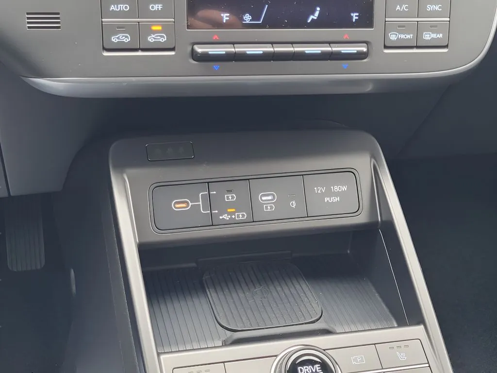 2026 Hyundai Kona SEL Premium - Photo 9
