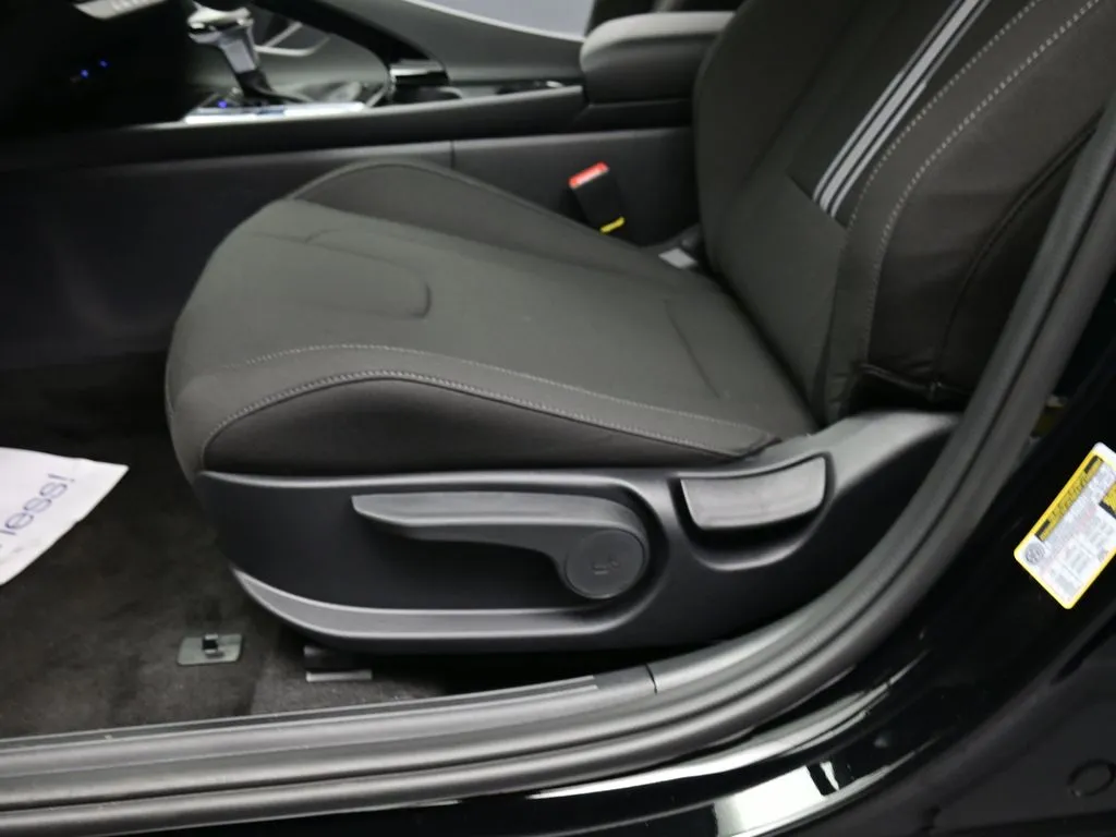 2026 Hyundai Elantra Blue - Photo 12