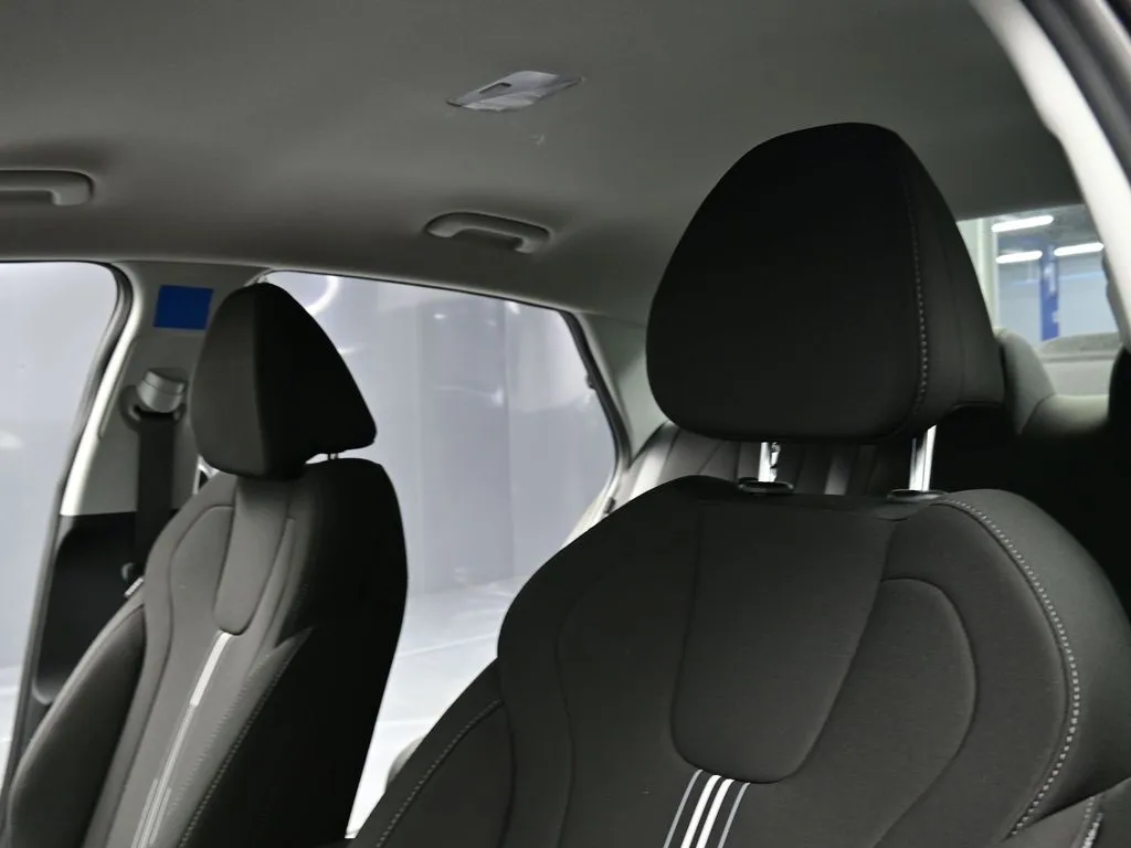 2026 Hyundai Elantra Blue - Photo 13