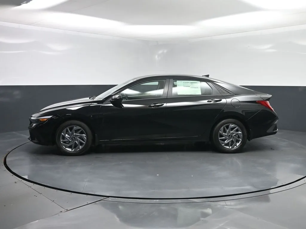 2026 Hyundai Elantra Blue - Photo 21