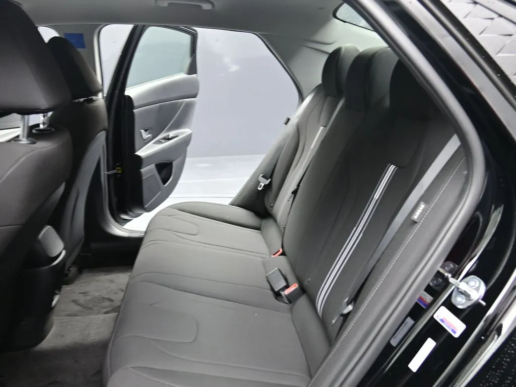 2026 Hyundai Elantra Blue - Photo 15
