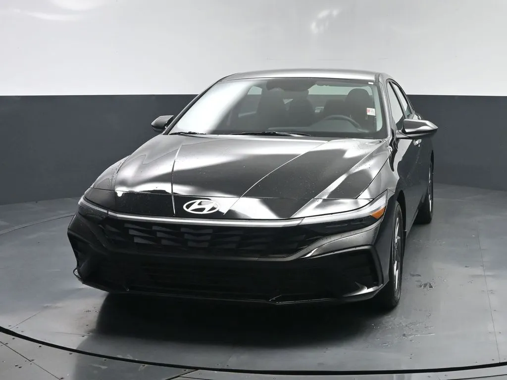 2026 Hyundai Elantra Blue - Photo 23