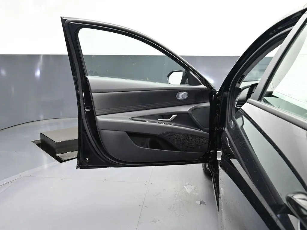 2026 Hyundai Elantra Blue - Photo 10