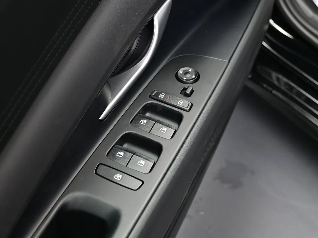 2026 Hyundai Elantra Blue - Photo 11