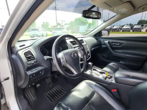 Another view of 2018 Nissan Altima 2.5 SL for sale in Terre Haute, IN at Dorsett Hyundai