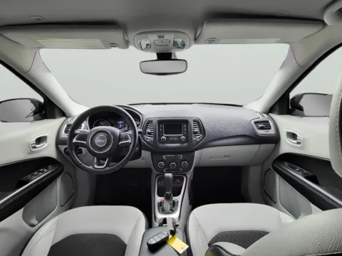 Photos of 2018 Jeep Compass Latitude for sale in Terre Haute, IN at Dorsett Hyundai