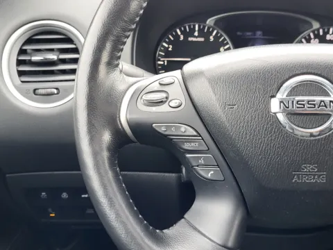 More photos of 2020 Nissan Pathfinder Platinum at Dorsett Hyundai, IN