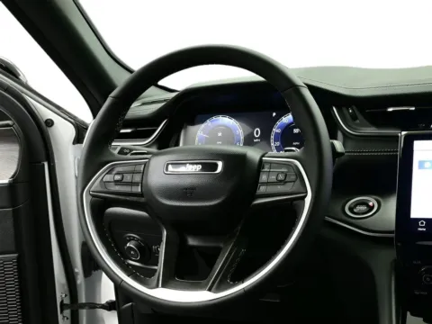 More photos of 2025 Jeep Grand Cherokee Limited at Dorsett Hyundai, IN