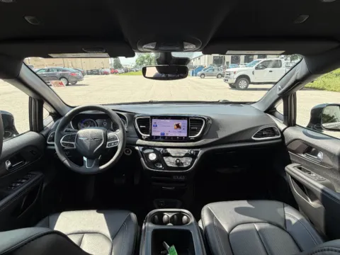 Another view of 2025 Chrysler Pacifica Select for sale in Terre Haute, IN at Dorsett Hyundai