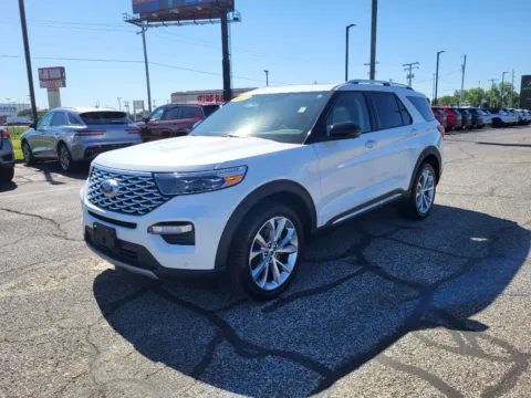 White 2023 Ford Explorer Platinum for sale in Terre Haute, IN