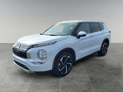 White 2024 Mitsubishi Outlander SE for sale in Terre Haute, IN