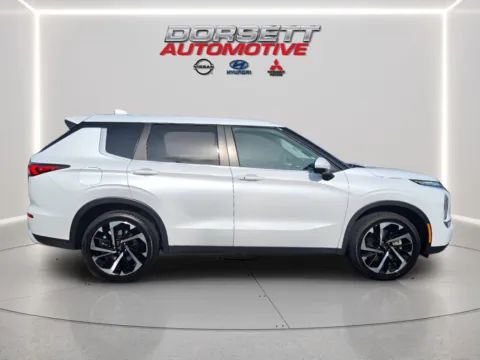 More photos of 2024 Mitsubishi Outlander SE at Dorsett Hyundai, IN