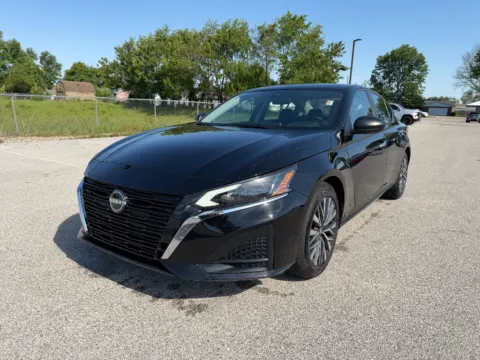Black 2025 Nissan Altima SV for sale in Terre Haute, IN