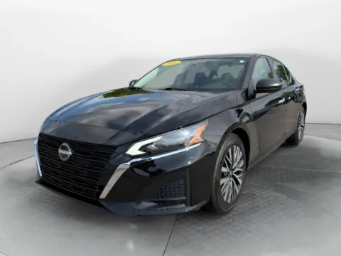 Black 2025 Nissan Altima SV for sale in Terre Haute, IN