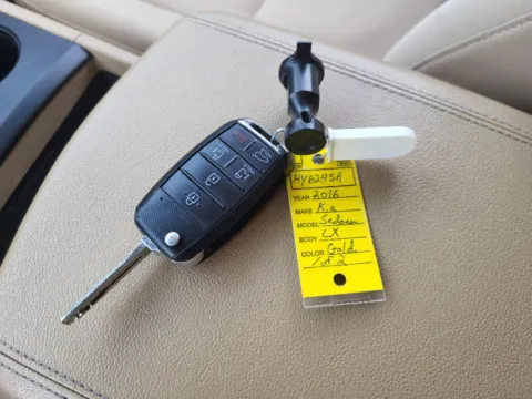 More photos of 2016 Kia Sedona LX at Dorsett Hyundai, IN
