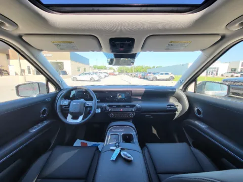 Photos of 2026 Hyundai Palisade Hybrid SEL Premium 7P for sale in Terre Haute, IN at Dorsett Hyundai