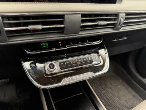 More photos of 2023 Lincoln Corsair Reserve at Dorsett Hyundai, IN