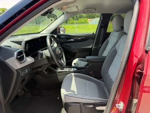 Photos of 2024 Chevrolet TrailBlazer LT for sale in Terre Haute, IN at Dorsett Hyundai