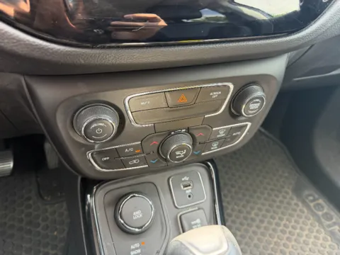 More photos of 2018 Jeep Compass Altitude at Dorsett Hyundai, IN