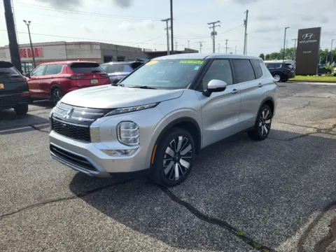 Silver 2025 Mitsubishi Outlander SE for sale in Terre Haute, IN