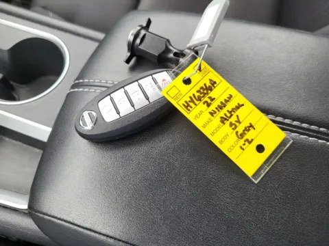 More photos of 2022 Nissan Altima 2.5 SV at Dorsett Hyundai, IN
